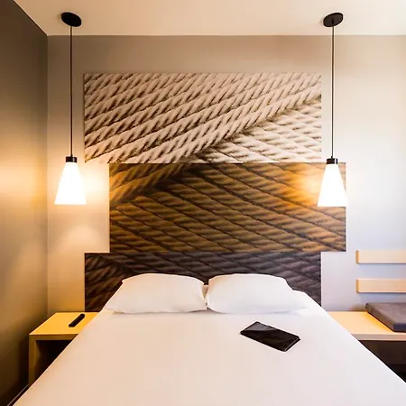 Ibis Centrum Opera Hotel 3*