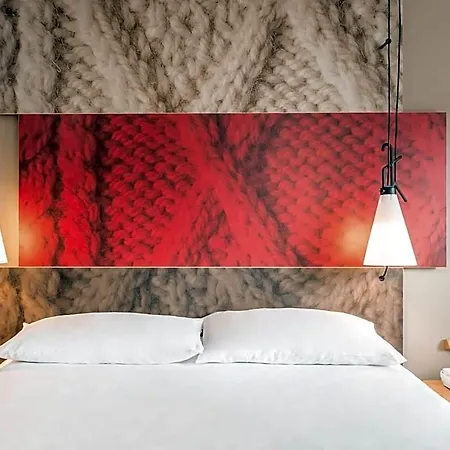 Ibis Centrum Opera Hotel 3*