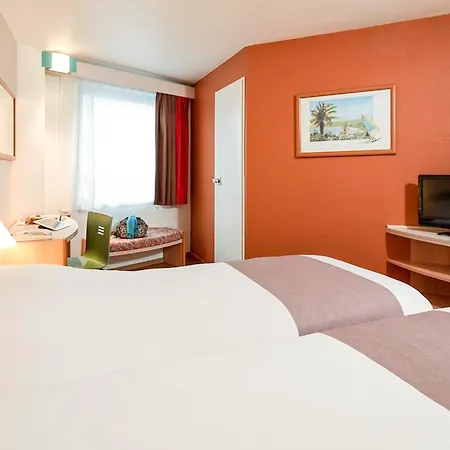 Ibis Centrum Opera Hotel 3*